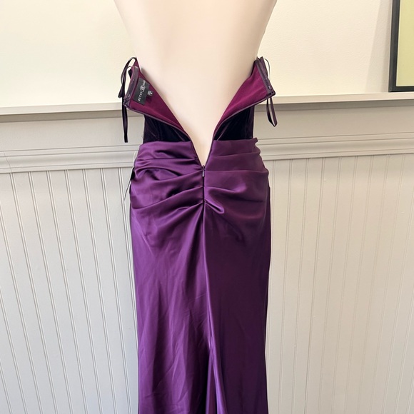 Betsy & Adam Purple Velvet Satin Strapless Gown Size 8 NWT Formal Dress - Picture 3 of 3